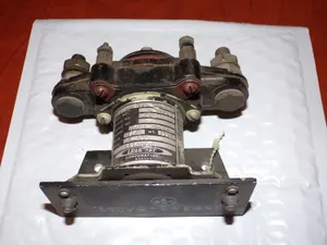Learjet 200 AMP Aircraft Relay S-400-1